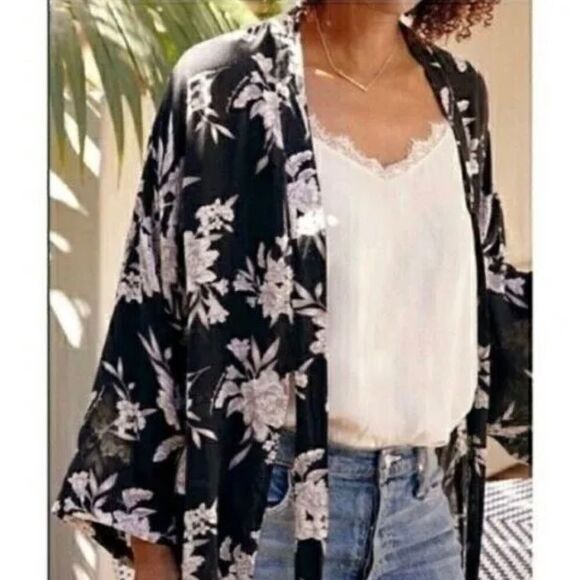 Spiritual Gangster Amanda 3/4 Sleeve Lightweight Kimono - Picture 5 of 9